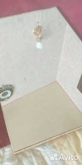 Зеркало настенное с креплением овальное