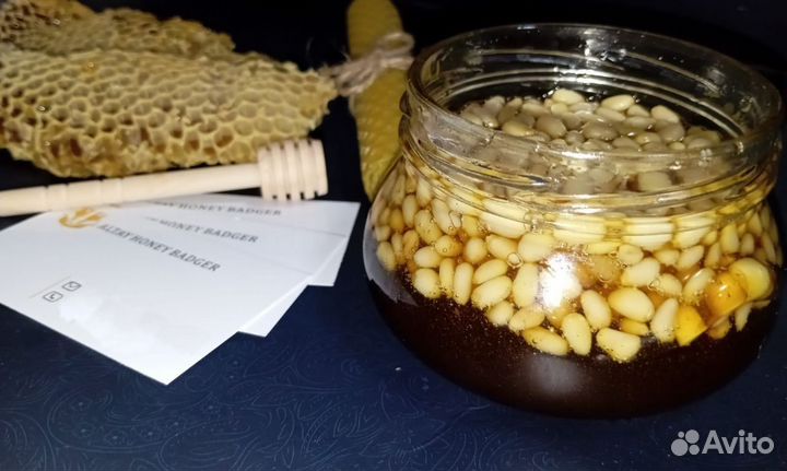 Мед с орешками