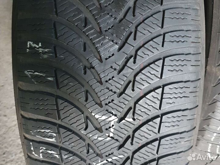 Michelin Alpin 4 215/50 R17 95V