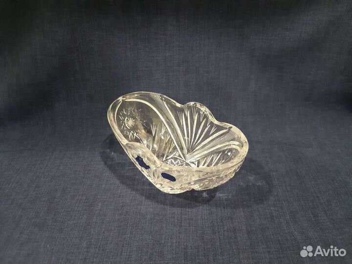 Новый хрустальный салатник-лодочка