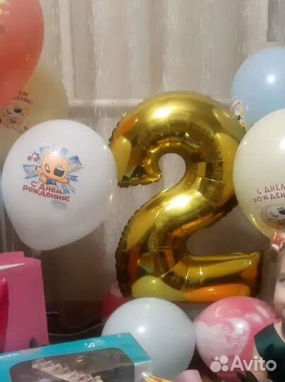 Свеча цифра 2 и шар цифра