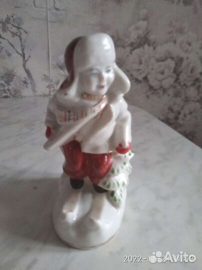 Мальчик на лыжах за ёлкой винтаж зкх Полонное