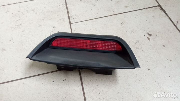 Дополнительный стоп сигнал renault logan 2