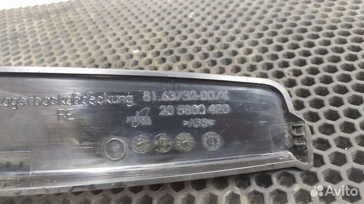 Крышка кронштейна зеркала правая