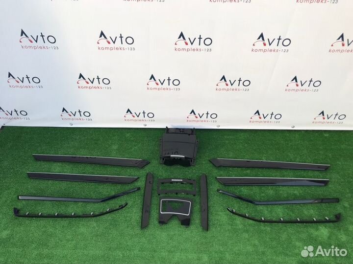 Накладка декоративная Mercedes-Benz E-350 W212