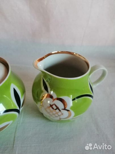 Сахарница и молочник