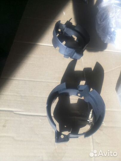 Кронштейн фары противотуманной правый Renault