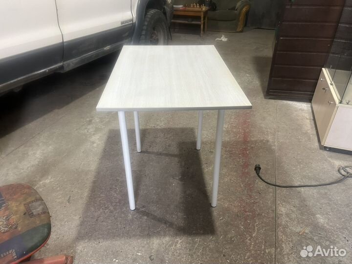 Кухонный стол