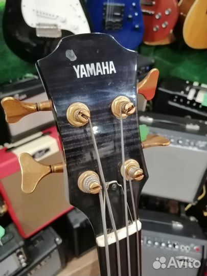 Акустическая бас гитара Yamaha APX-B12F