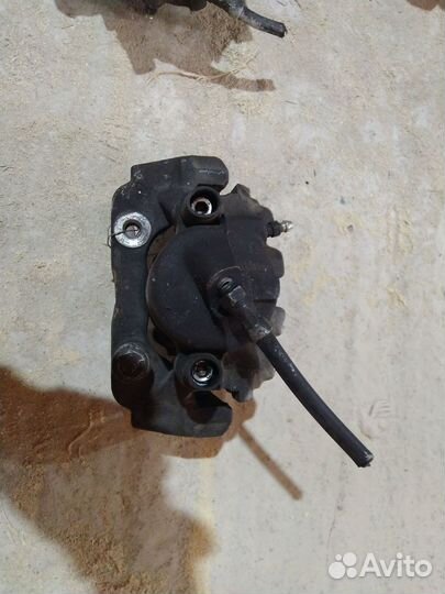 Суппорт тормозной передний правый Jaguar XJ X308