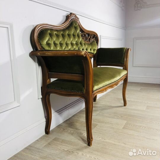 Антикварная кушетка из ореха середины хх века