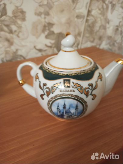 Чайник заварочный, сахарница, пиала, ваза