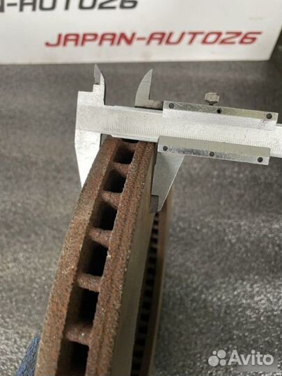 Диск тормозной передний Toyota Alphard MNH15 3.0