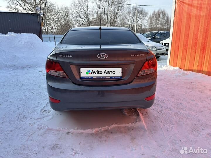 Hyundai Solaris 1.6 AT, 2011, 215 133 км