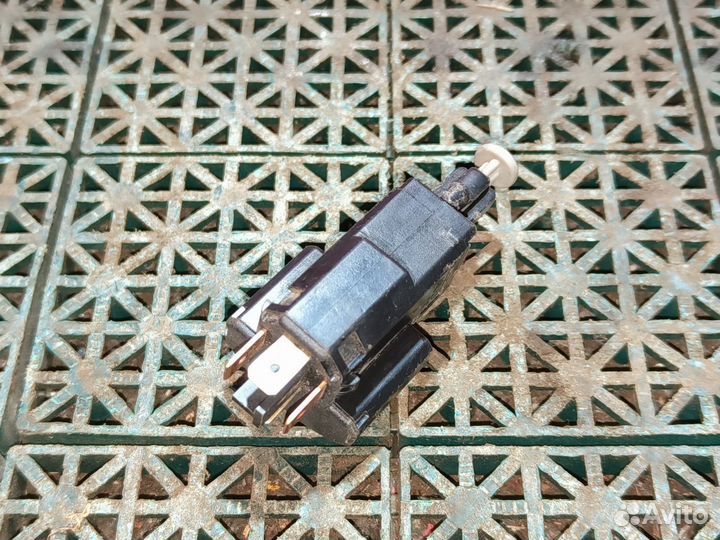 Датчик включения стоп сигнала Opel Astra G