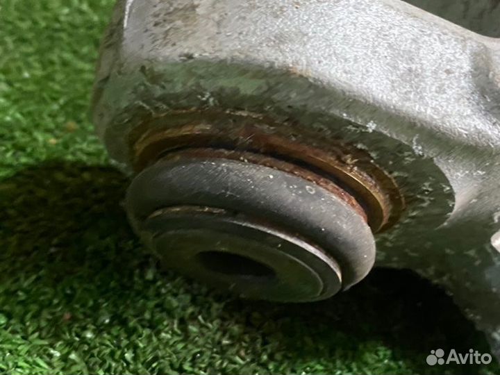 Кулак задний правый Bmw X5 E70