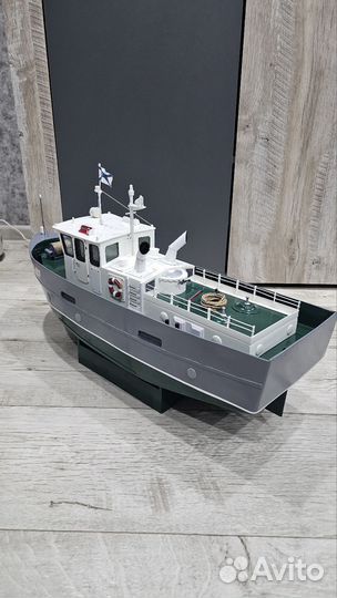 Катер буксировщик