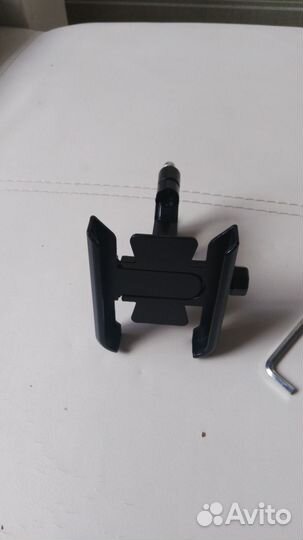 Держатель телефона на руль мопеда или мотоцикла