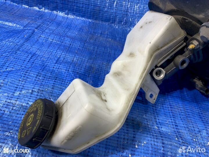 Главный тормозной цилиндр на nissan xtrail NT32 MR