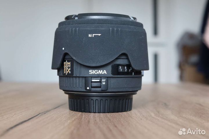 Объектив Sigma DS HSM AF 30 mm f/1.4