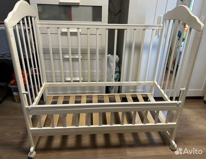 Детская кровать с низким бортиком