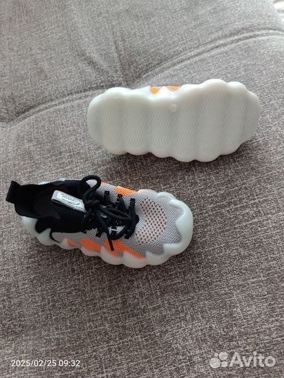 Кроссовки детские