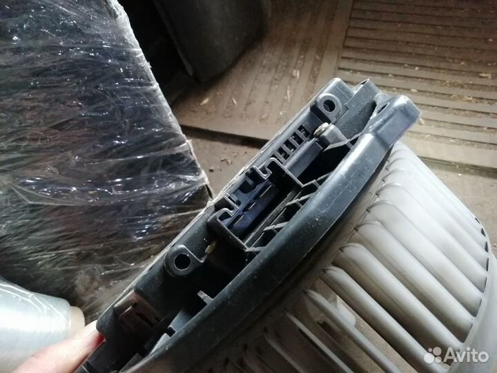 Мотор печки (отопителя) Toyota Mark 2 110 Crown