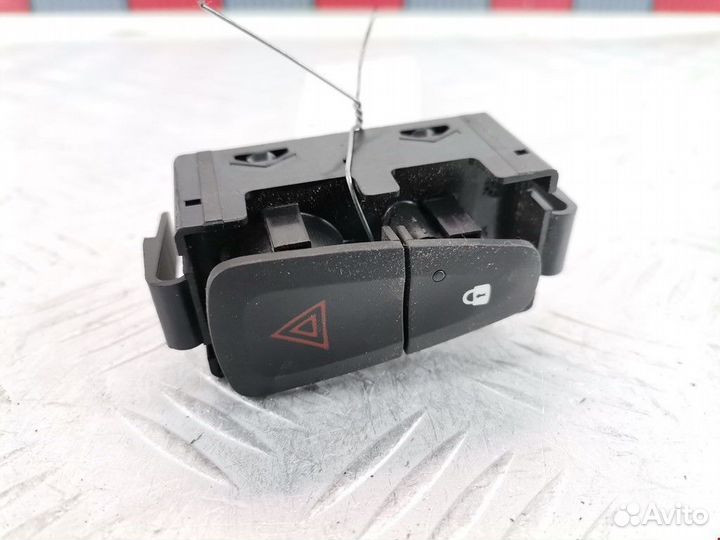 Кнопка аварийной сигнализации Dacia Logan 2 2015