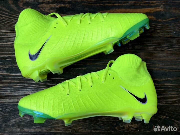 Футбольные бутсы Nike Phantom Luna Elite FG