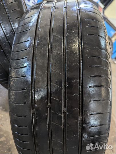 Kumho Ecsta HS51 215/55 R17 94V