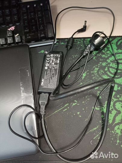 Ноутбук asus