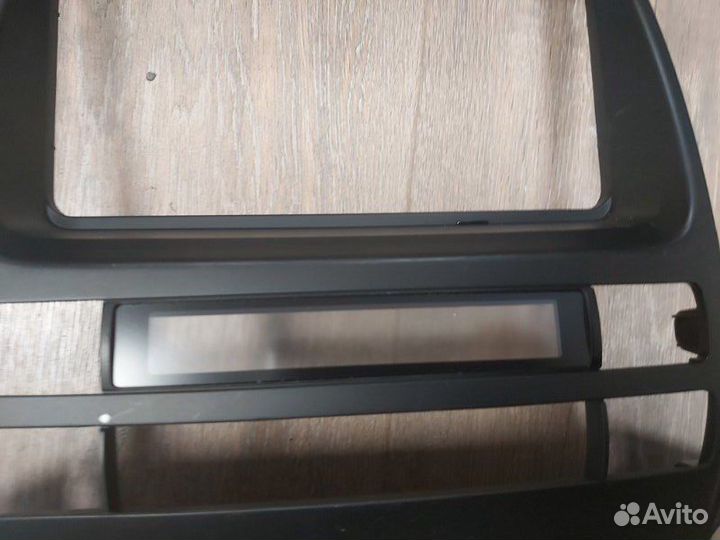 Накладка центральной консоли Toyota Land Cruiser