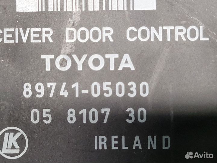 Блок управления дверьми Toyota Avensis 1