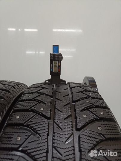 Bridgestone Ice Cruiser 7000 215/60 R17