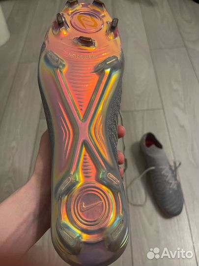 Футбольные бутсы nike