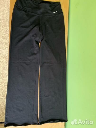 Одежда спортивная женская, 4 вещи