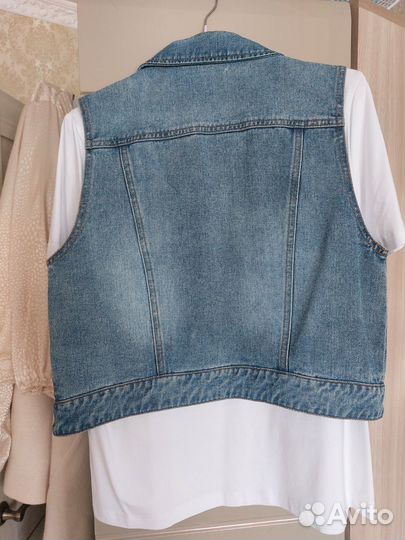 Джинсовая жилетка zolla