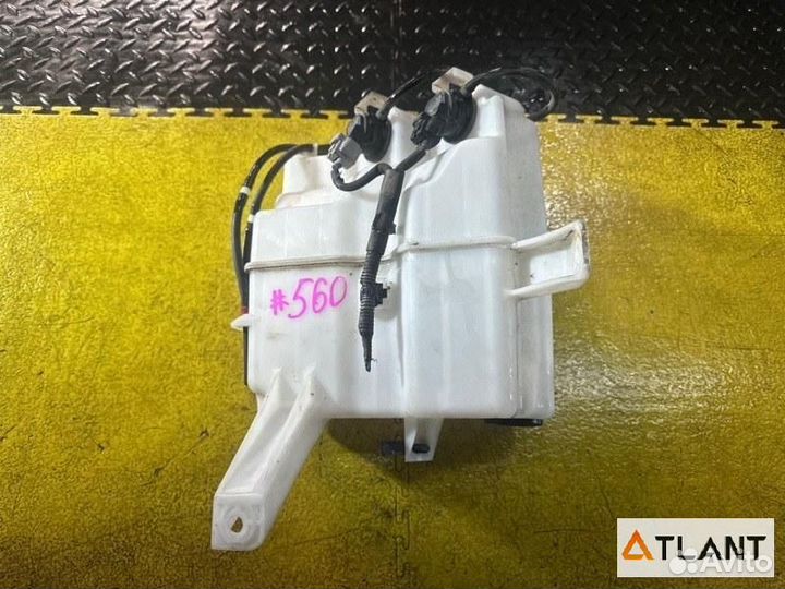 Бачок стеклоомывателя toyota prius