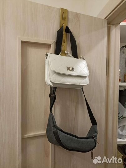 Вешалка с крючками на дверь