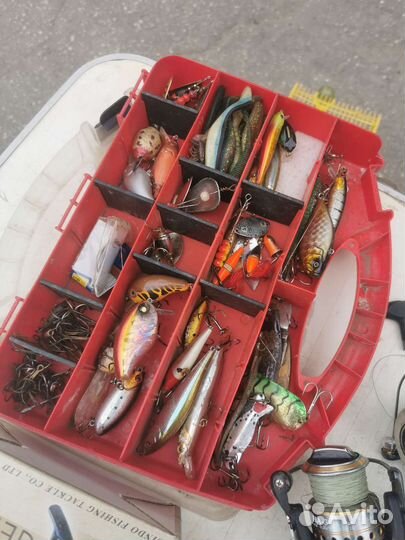 Катушка рыболовная и воблеры