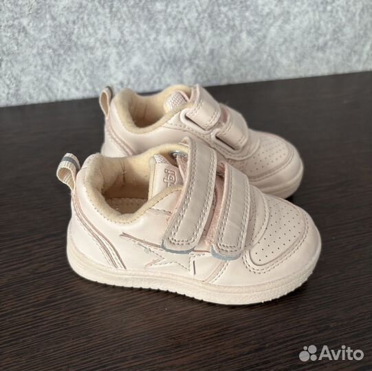 Кроссовки детские