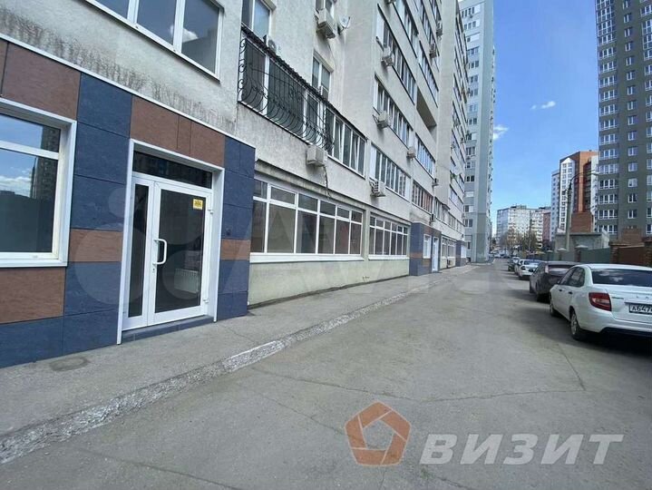 Торговое помещение в плотной застройке