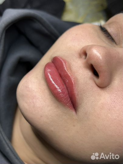 Перманентный макияж губ