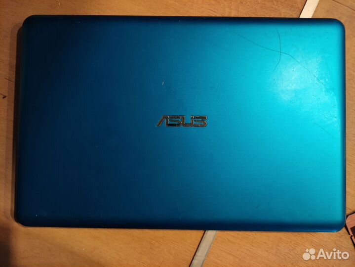 Ноутбук asus e202s + кожаная сумка asus