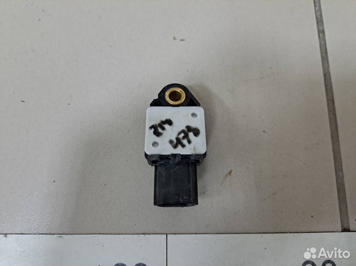 Б/У Датчик AIR BAG 8983102060 toyota