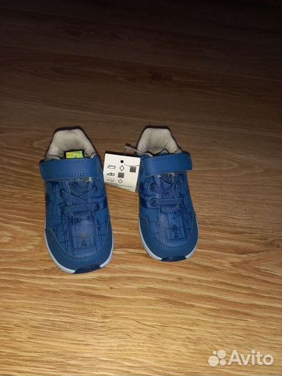 Кроссовки детские