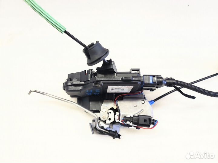 Замок двери audi A8 D3 задней правый