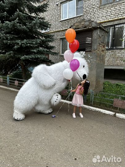Белый мишка на праздник