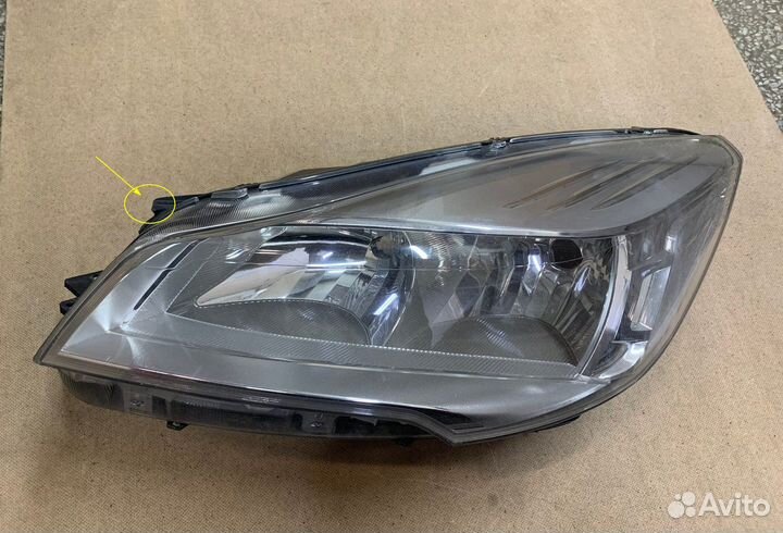 Фара левая Kuga 2 (не ксенон)