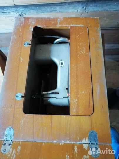 Машина швейная 